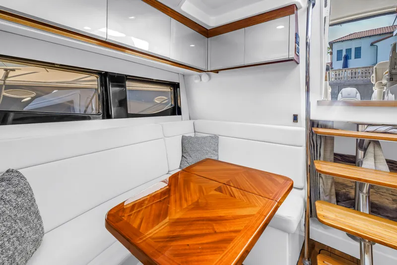 Slide: The Image of Boston Whaler 405 Conquest 2023 - 56