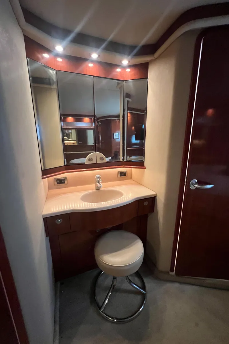 Slide: The Image of Sea Ray 480 Motor Yacht 2004 - 51