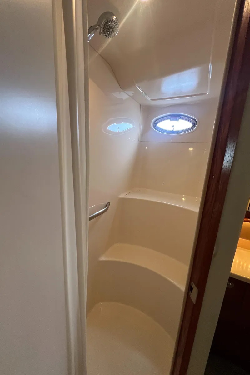 Slide: The Image of Sea Ray 480 Motor Yacht 2004 - 54