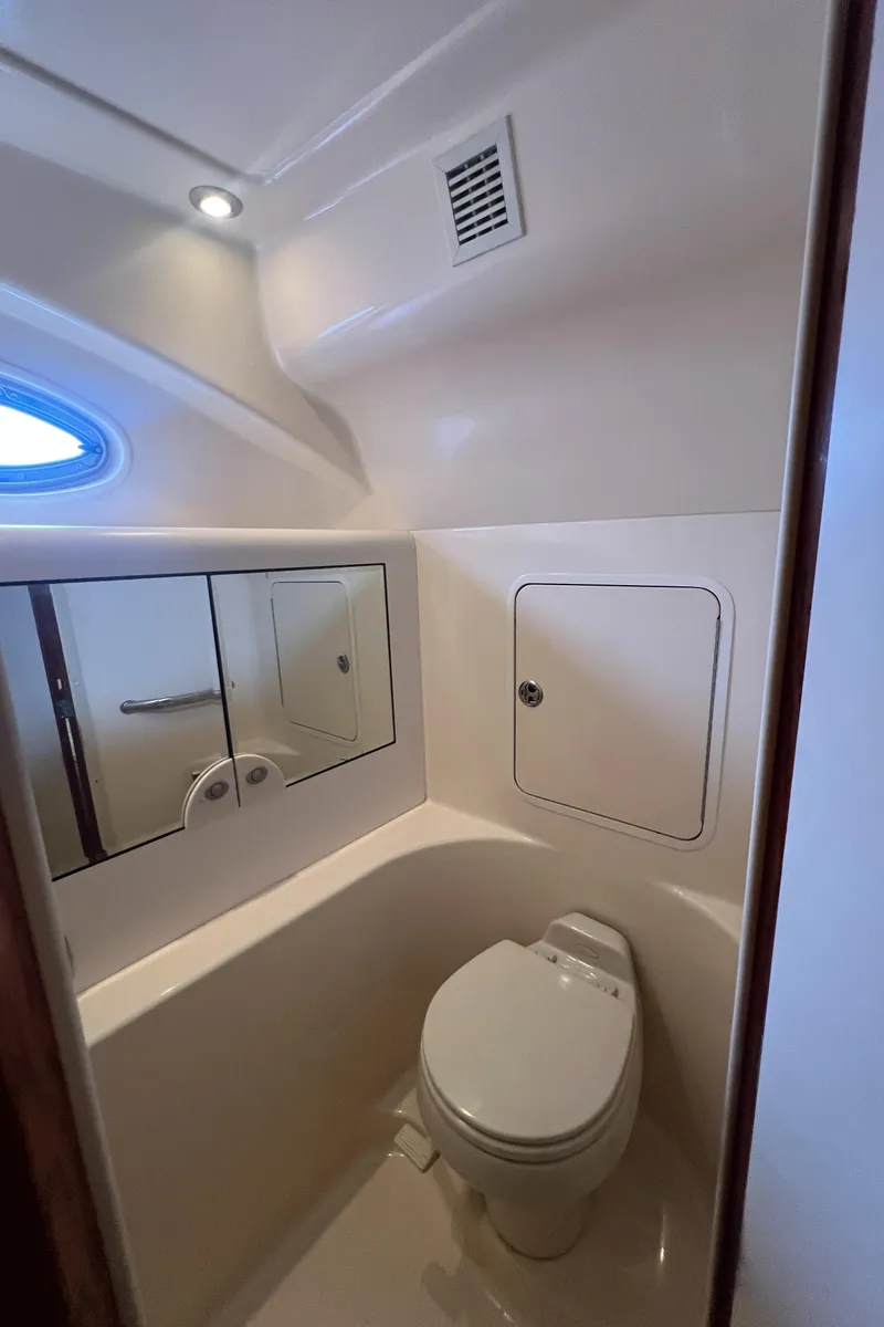 Slide: The Image of Sea Ray 480 Motor Yacht 2004 - 55