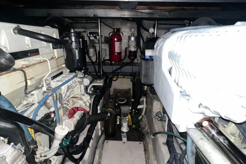 Slide: The Image of Sea Ray 480 Motor Yacht 2004 - 58