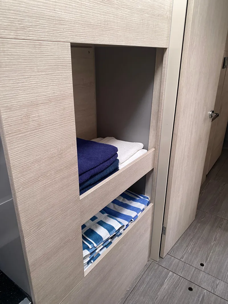 Slide: The Image of Leopard 50 2020 - 32