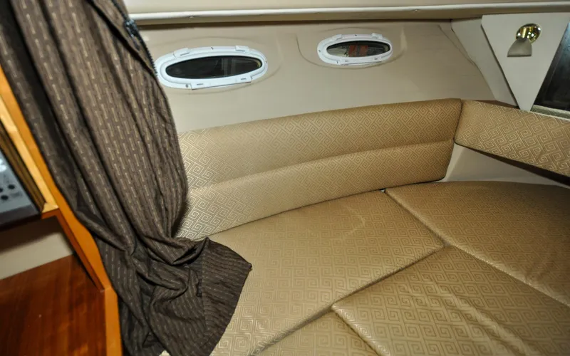 Slide: The Image of Cutwater C28 - Rhapsody - 102