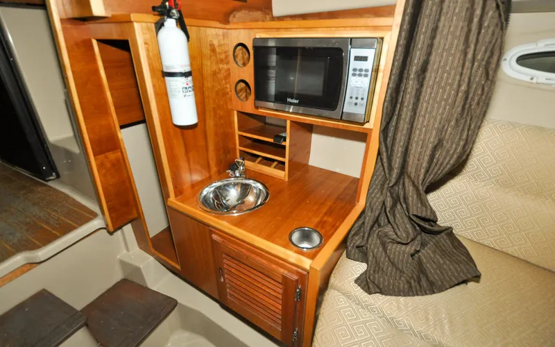 Slide: The Image of Cutwater C28 - Rhapsody - 103