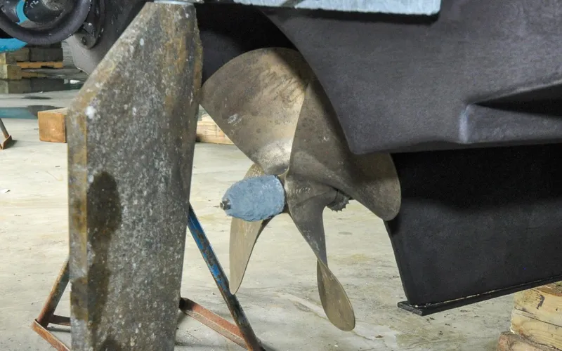 Slide: The Image of Cutwater C28 - Rhapsody - 19