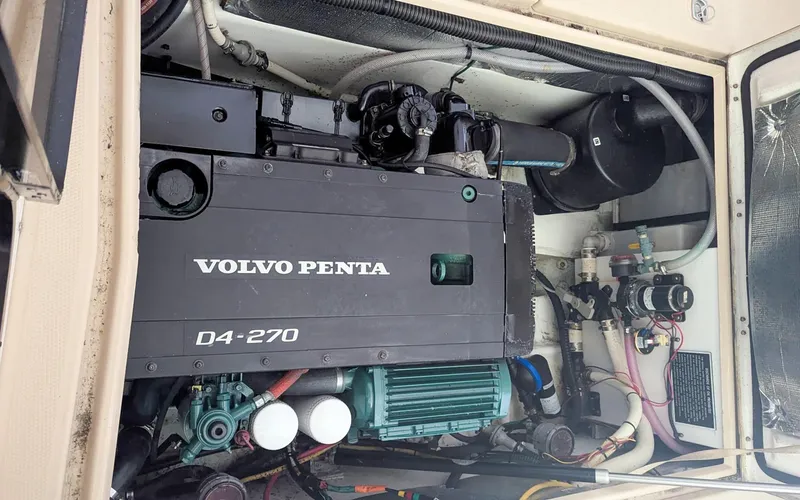 Slide: The Image of Cutwater C28 - Rhapsody - 21