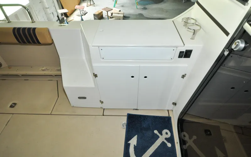 Slide: The Image of Cutwater C28 - Rhapsody - 24