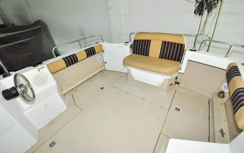 Slide: The Image of Cutwater C28 - Rhapsody - 34