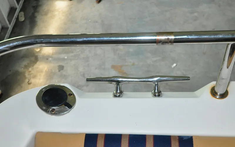 Slide: The Image of Cutwater C28 - Rhapsody - 40