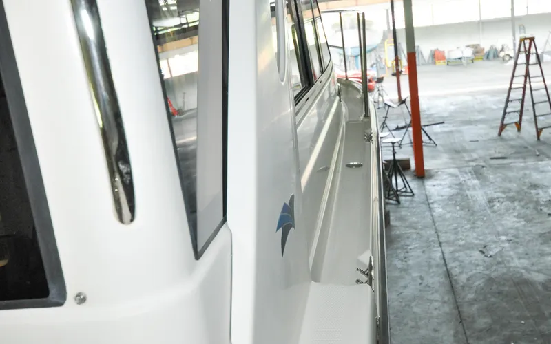 Slide: The Image of Cutwater C28 - Rhapsody - 42