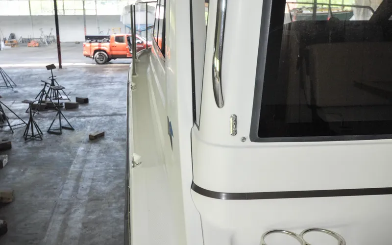 Slide: The Image of Cutwater C28 - Rhapsody - 43