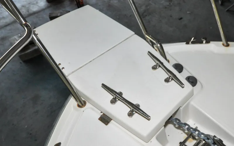 Slide: The Image of Cutwater C28 - Rhapsody - 53