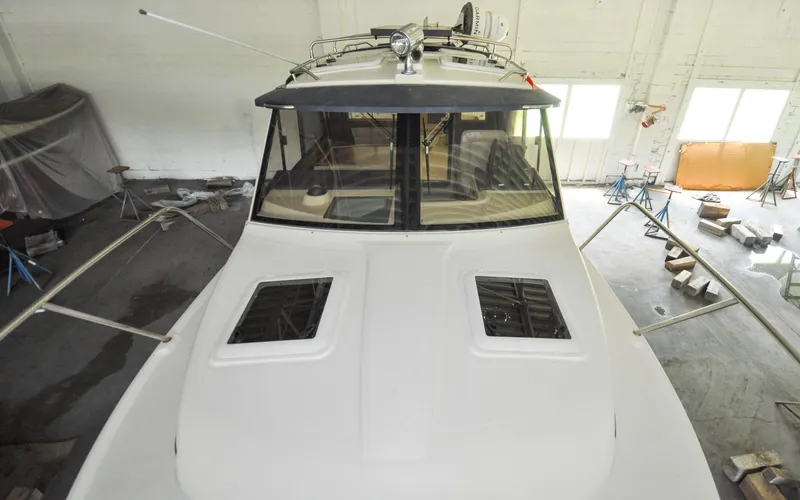 Slide: The Image of Cutwater C28 - Rhapsody - 54