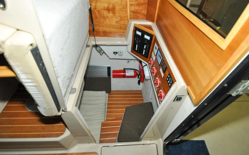 Slide: The Image of Cutwater C28 - Rhapsody - 58