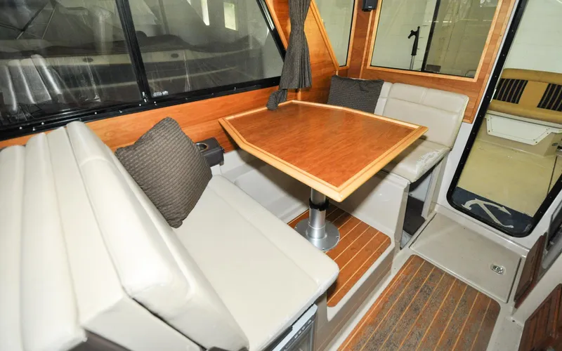 Slide: The Image of Cutwater C28 - Rhapsody - 66