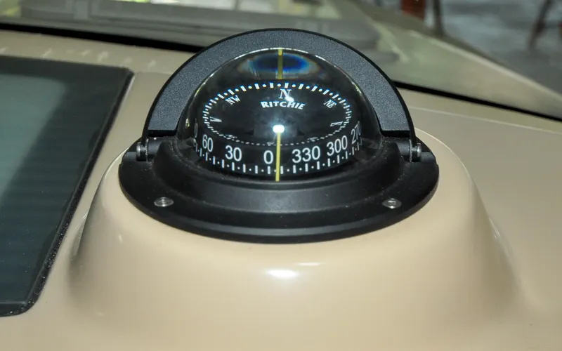 Slide: The Image of Cutwater C28 - Rhapsody - 71