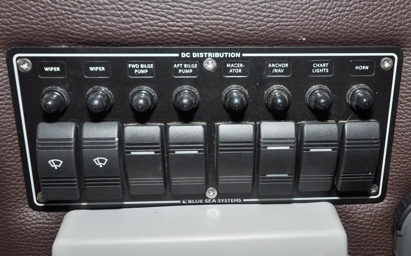 Slide: The Image of Cutwater C28 - Rhapsody - 73