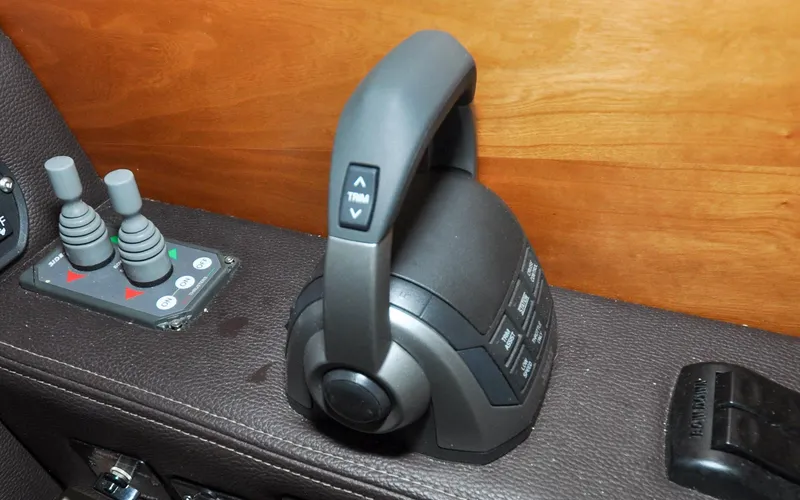 Slide: The Image of Cutwater C28 - Rhapsody - 76