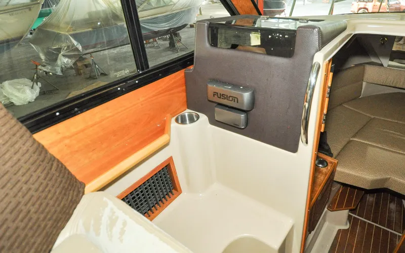 Slide: The Image of Cutwater C28 - Rhapsody - 81