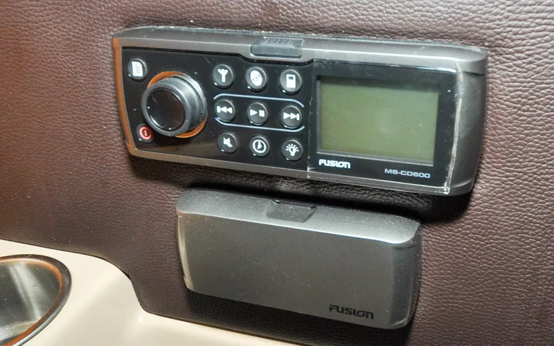 Slide: The Image of Cutwater C28 - Rhapsody - 83