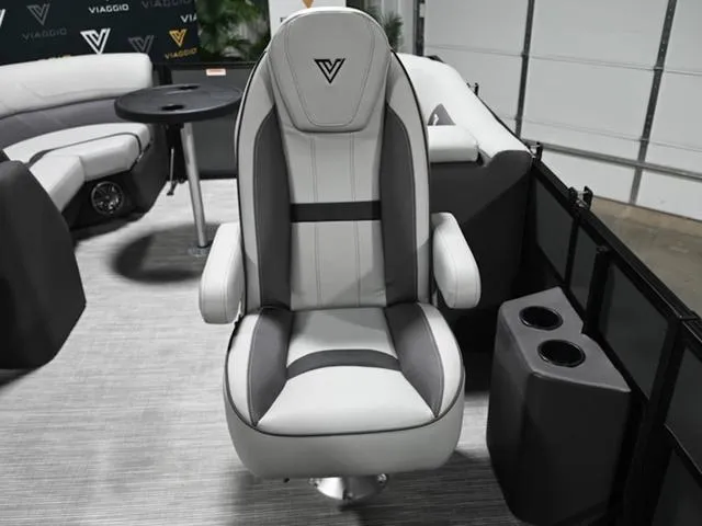 Slide: The Image of Viaggio By Misty Harbor X18U Bi-Toon (25" Tubes) 2026 - 3