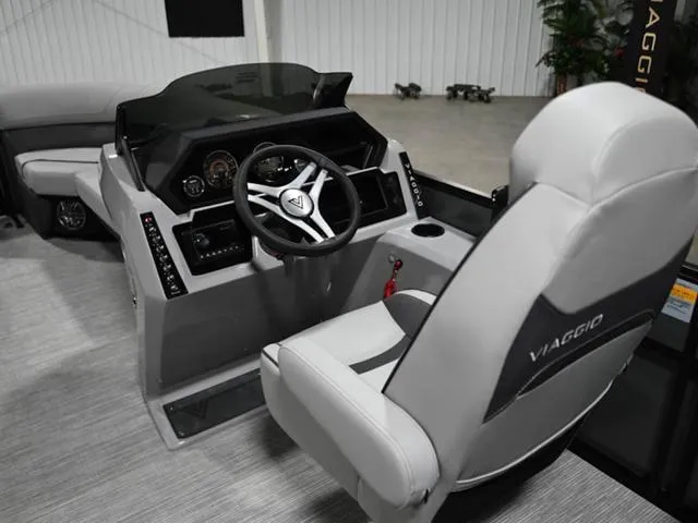 Slide: The Image of Viaggio By Misty Harbor X18U Bi-Toon (25" Tubes) 2026 - 4