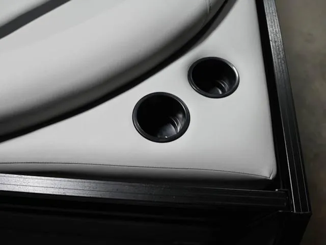 Slide: The Image of Viaggio By Misty Harbor X18U Bi-Toon (25" Tubes) 2026 - 7