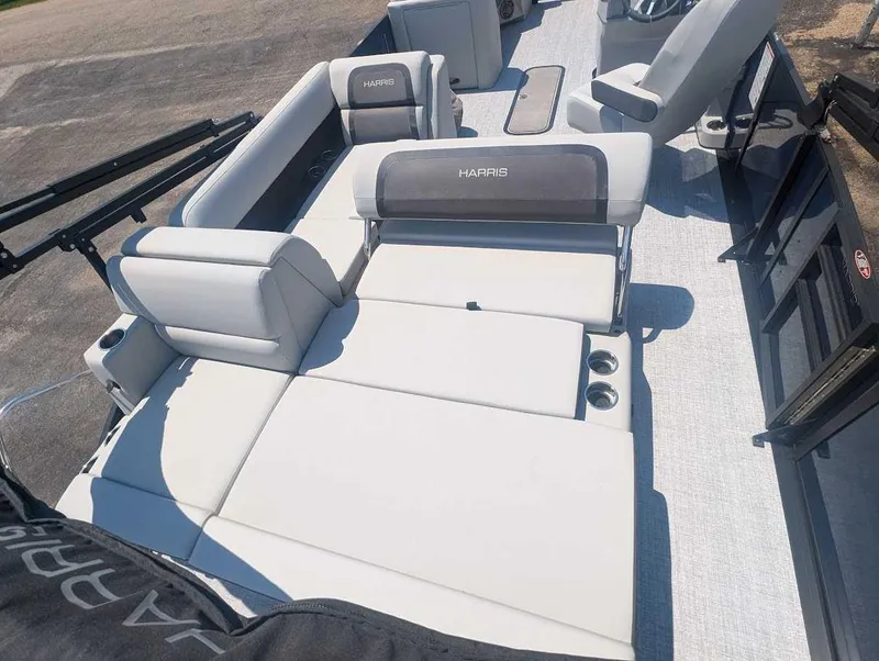 Slide: The Image of 2025 Harris 230 Cruiser Sun Lounger Tritoon - 4