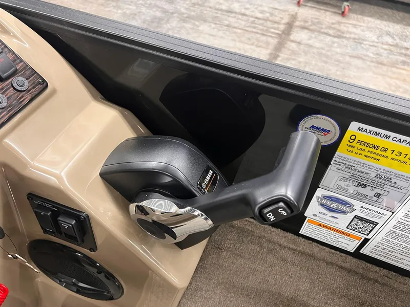 Slide: The Image of Sylvan Mirage 8520 Party Fish 2026 - 18