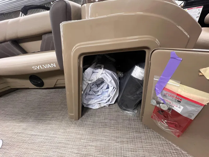 Slide: The Image of Sylvan Mirage 8520 Party Fish 2026 - 25