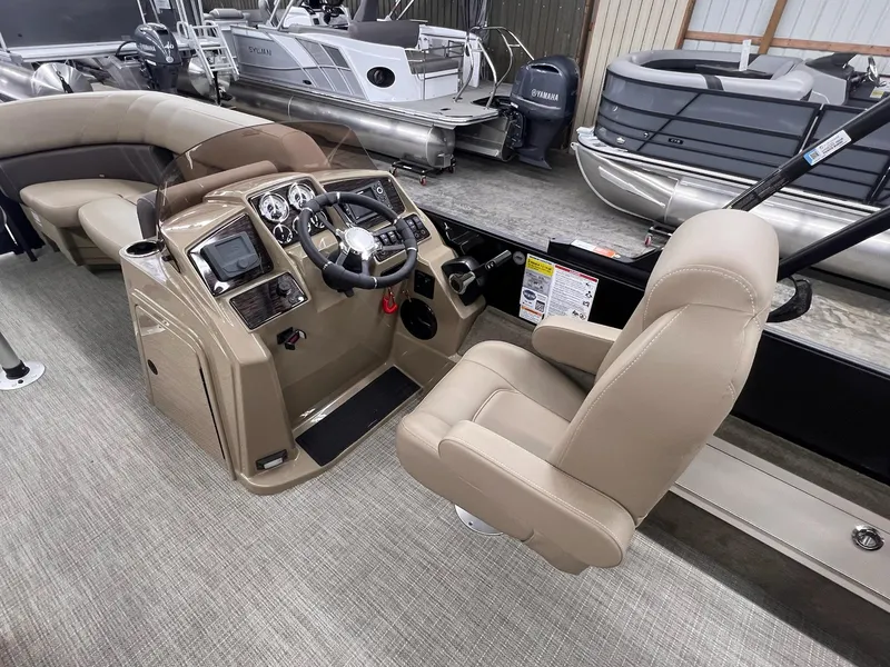 Slide: The Image of Sylvan Mirage 8520 Party Fish 2026 - 34