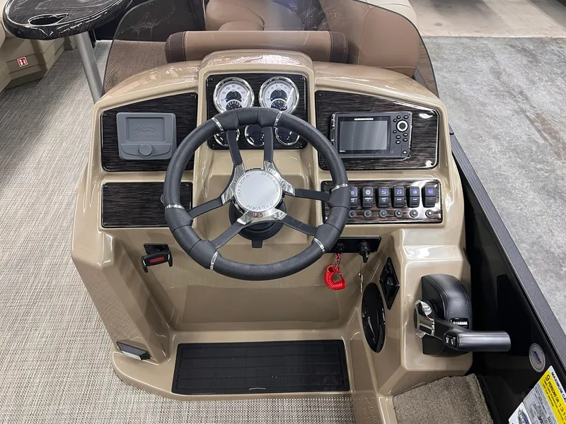 Slide: The Image of Sylvan Mirage 8520 Party Fish 2026 - 42