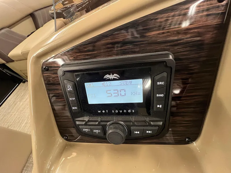 Slide: The Image of Sylvan Mirage 8520 Party Fish 2026 - 9