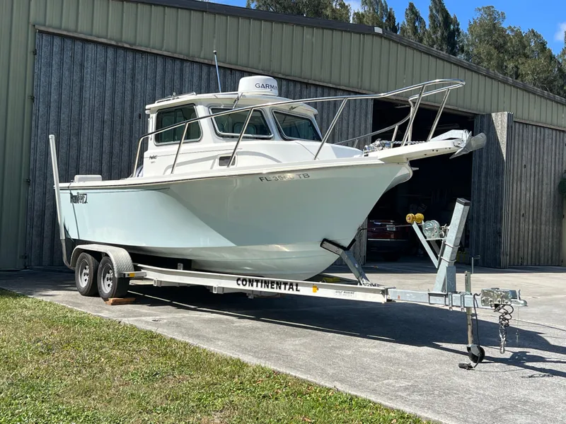 Slide: The Image of Parker Marine 2120 Sport Cabin 2021 - 7