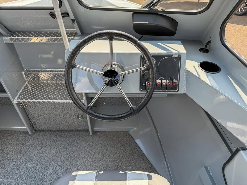 Slide: The Image of Hewescraft 200 ProV ET 2025 - 11