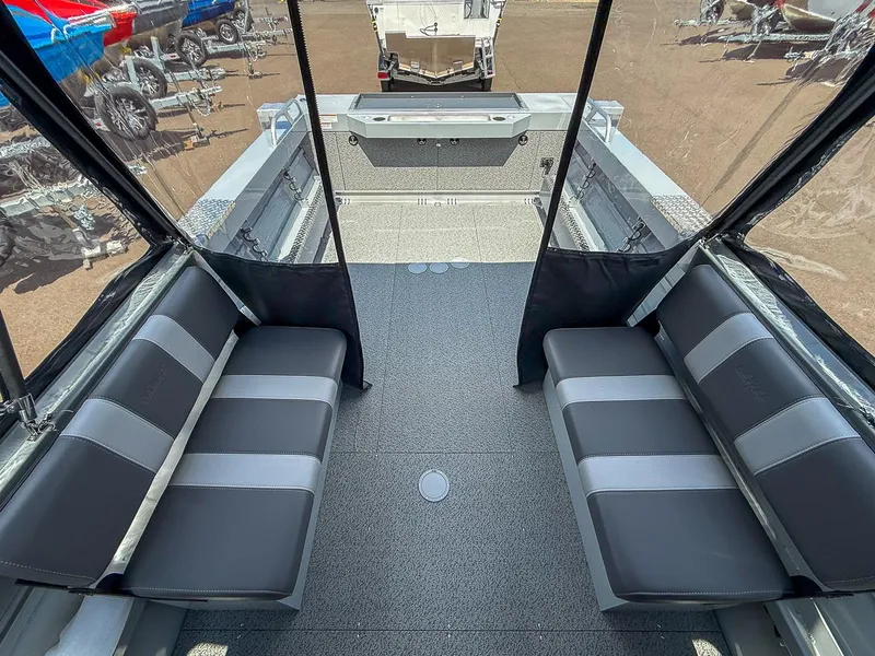 Slide: The Image of Hewescraft 200 ProV ET 2025 - 15