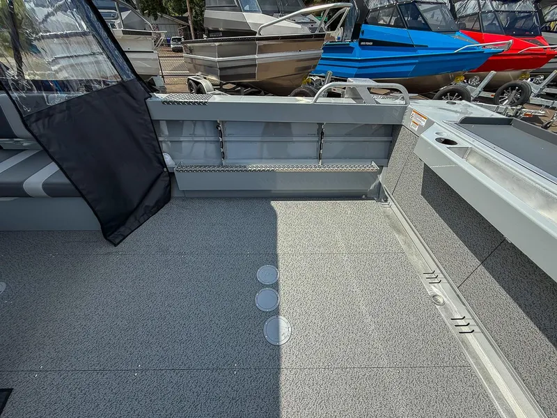 Slide: The Image of Hewescraft 200 ProV ET 2025 - 18