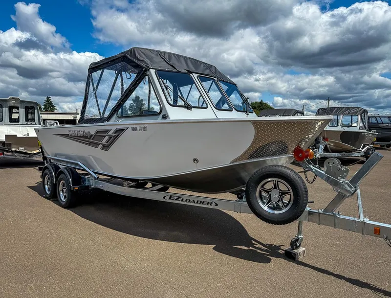 Slide: The Image of Hewescraft 200 ProV ET 2025 - 7