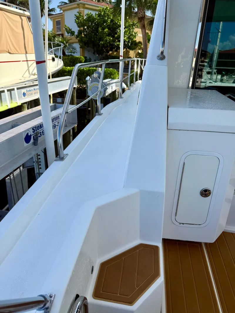 Slide: The Image of Cruisers Yachts 48 Cantius 2012 - 12