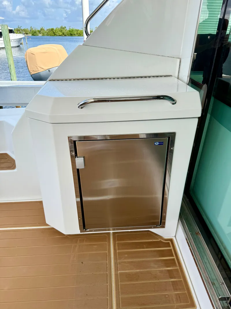 Slide: The Image of Cruisers Yachts 48 Cantius 2012 - 24