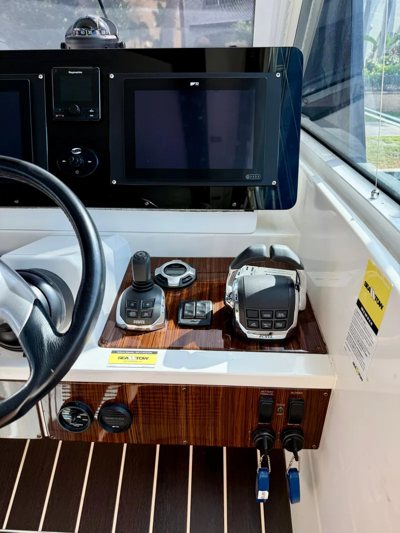 Slide: The Image of Cruisers Yachts 48 Cantius 2012 - 78