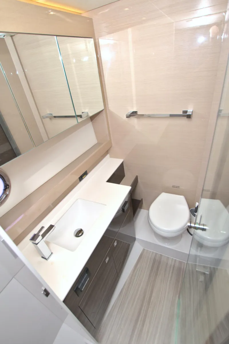 Slide: The Image of Cruisers Yachts 54 Fly 2018 - 51