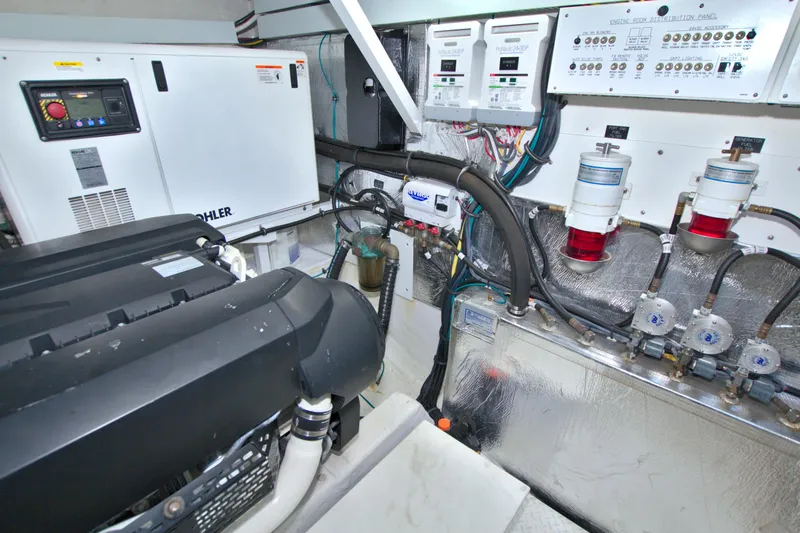 Slide: The Image of Cruisers Yachts 54 Fly 2018 - 76