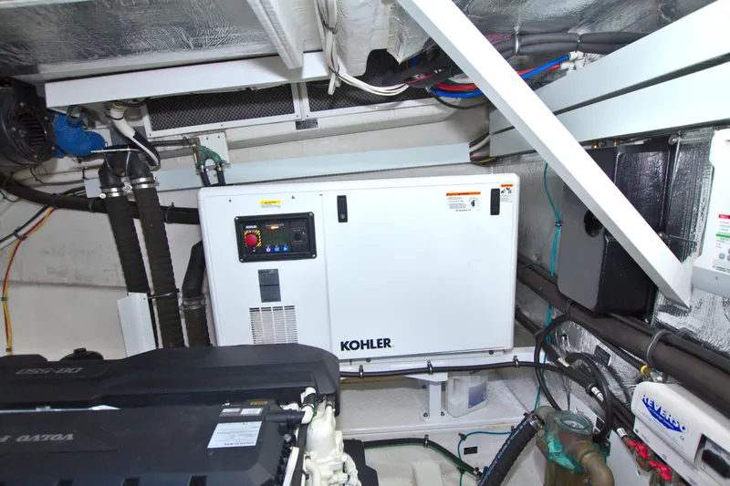 Slide: The Image of Cruisers Yachts 54 Fly 2018 - 79