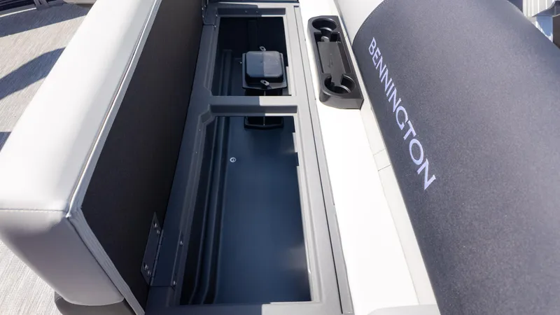 Slide: The Image of Bennington 20 SL 2026 - 10