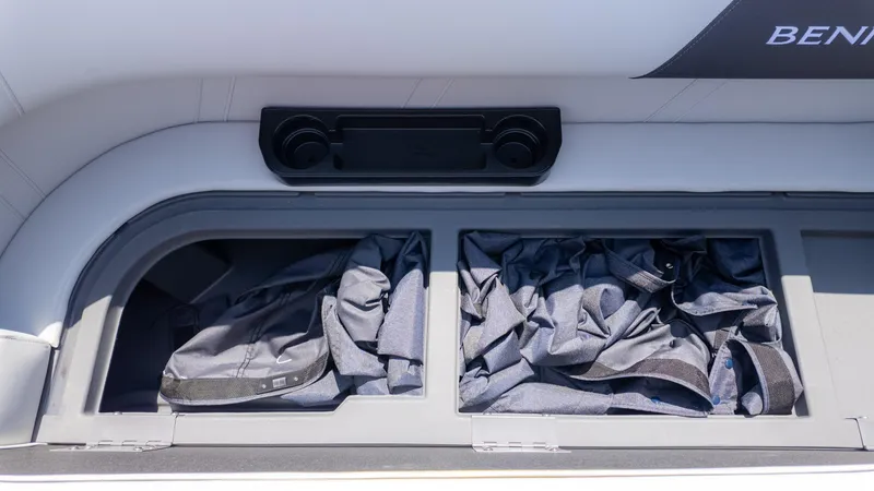 Slide: The Image of Bennington 20 SL 2026 - 16