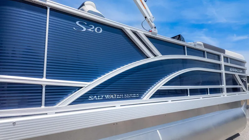 Slide: The Image of Bennington 20 SL 2026 - 4