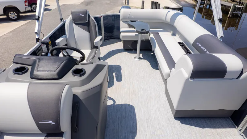 Slide: The Image of Bennington 20 SL 2026 - 8