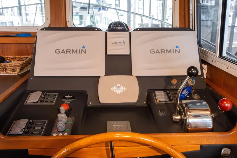 Slide: The Image of American Tug 34 2005 - 10