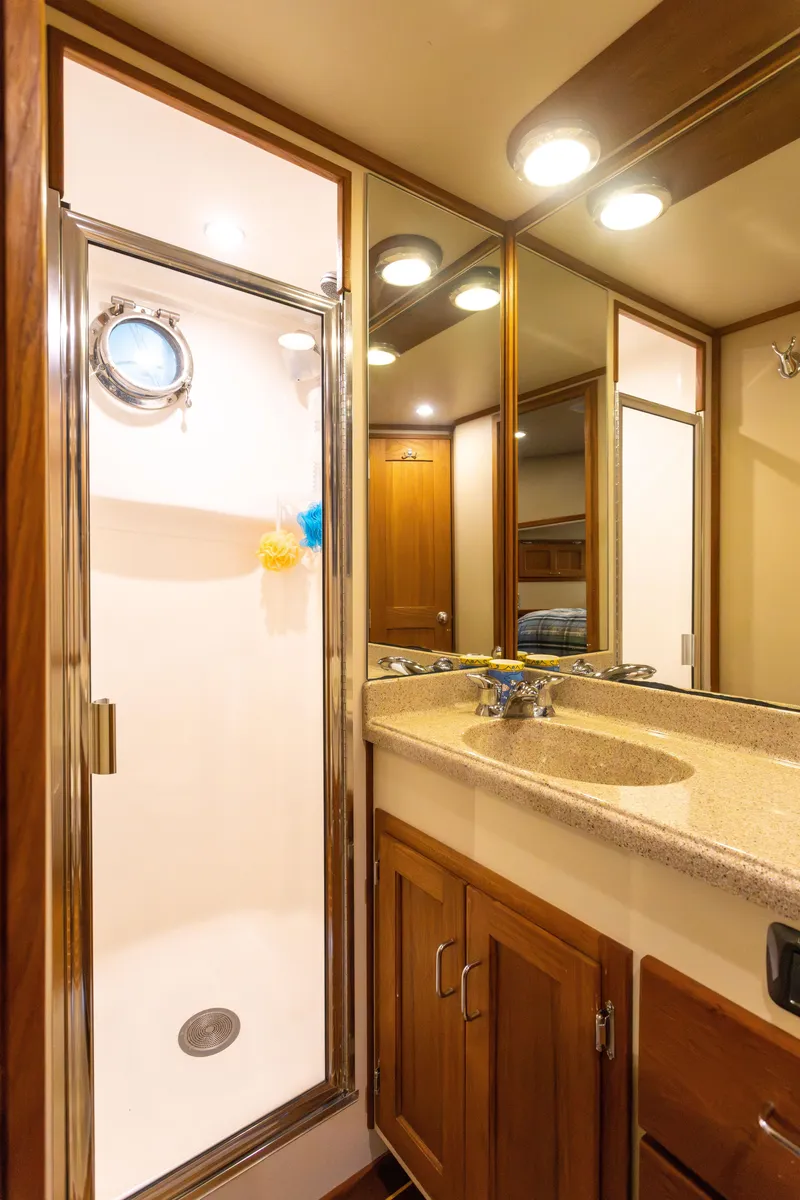 Slide: The Image of American Tug 34 2005 - 12